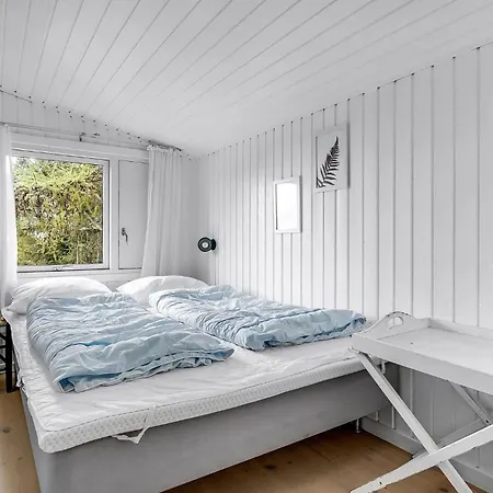 Holiday Home Lyngh Farevejle