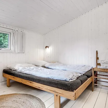 Holiday Home Lyngh *